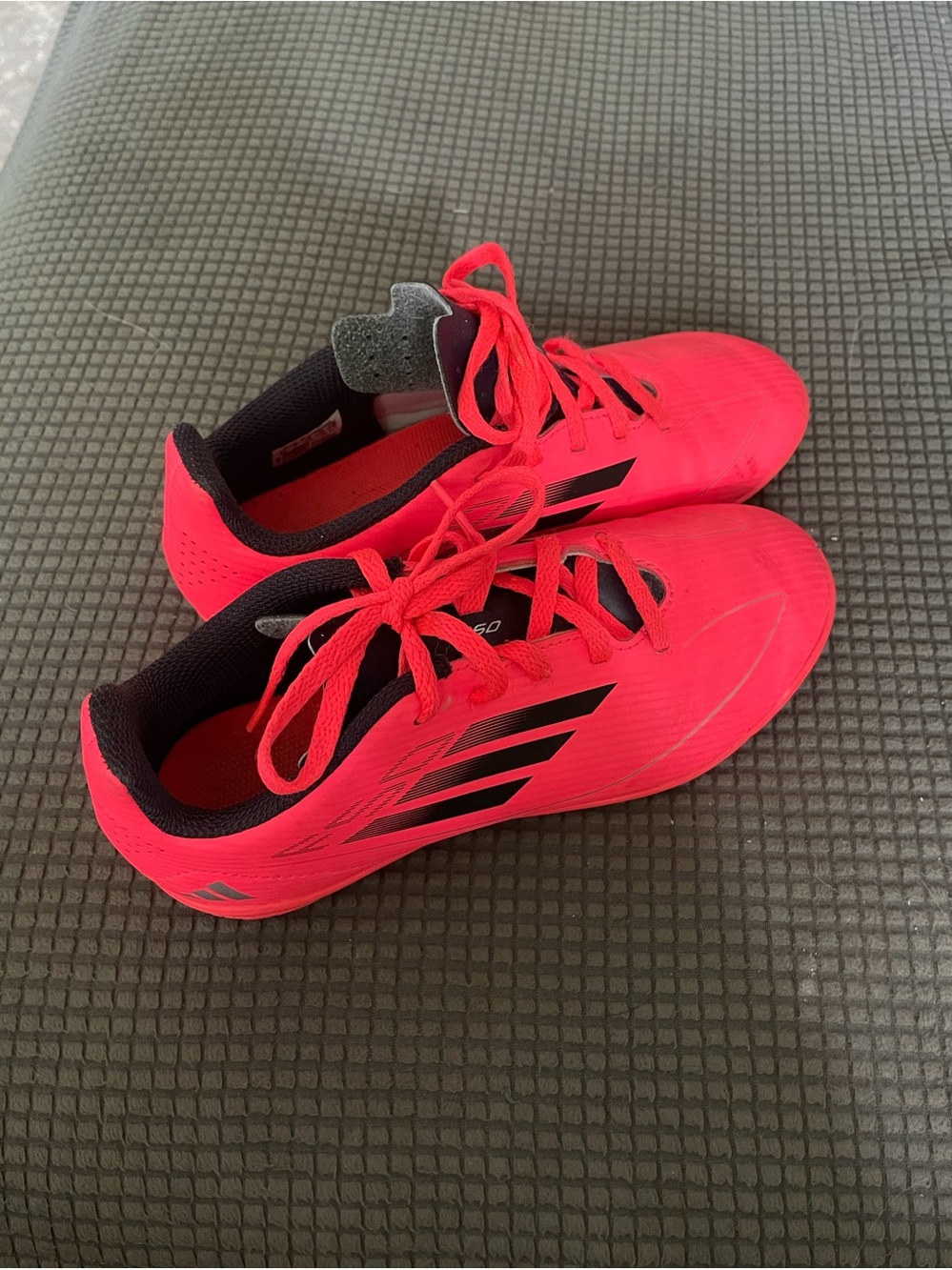 Girls Adidas Indoor Futsol sneakers